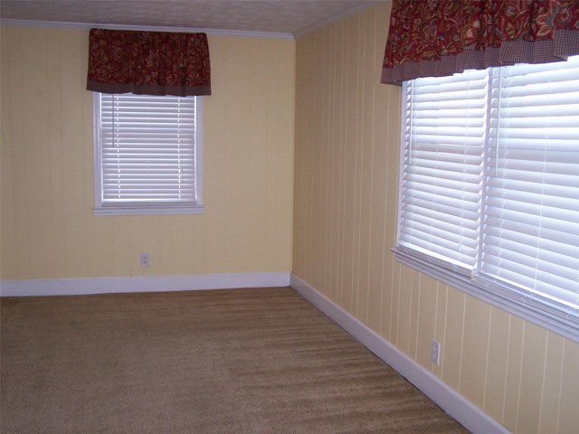 201 E Meadow Way Dr, Lagrange, GA 30241 photo 4