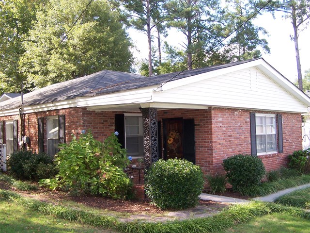 201 E Meadow Way Dr, Lagrange, GA 30241 photo 2