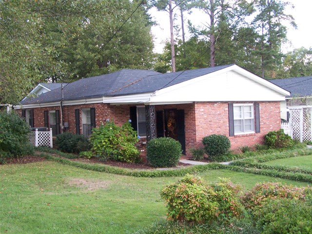 201 E Meadow Way Dr, Lagrange, GA 30241 photo 1