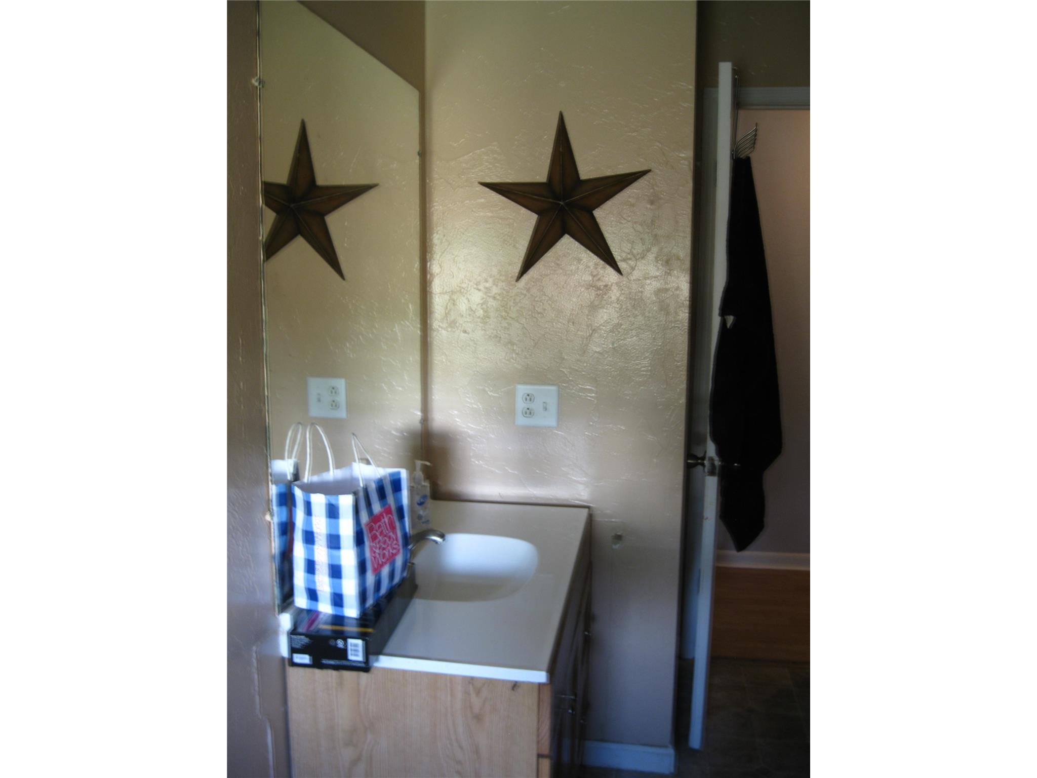 171 Grove St, Cornelia, GA 30531 photo 2