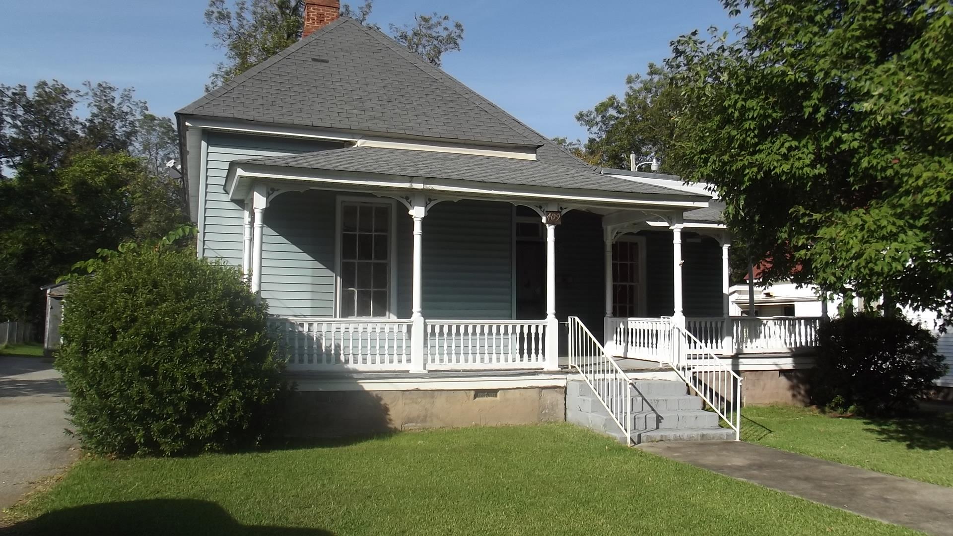 409 Elm St, Barnesville, GA 30204 photo 1