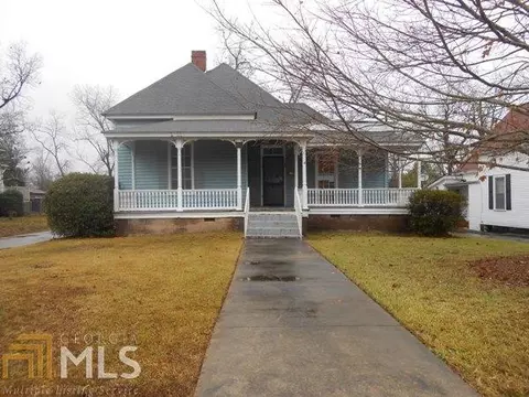 409 Elm St, Barnesville, GA 30204 photo 2