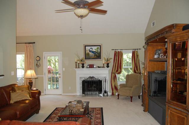 831 Hobbit Cir, Sugar Hill, GA 30518 photo 2