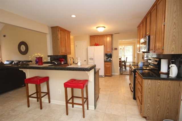 1155 Pebble Bend Dr, Grayson, GA 30017 photo 7