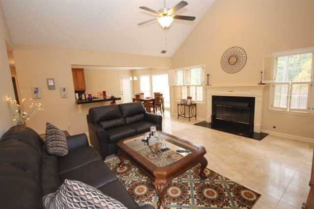 1155 Pebble Bend Dr, Grayson, GA 30017 photo 4