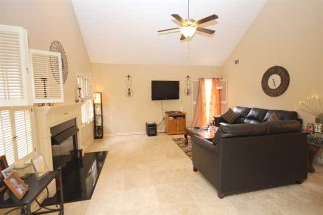1155 Pebble Bend Dr, Grayson, GA 30017 photo 3