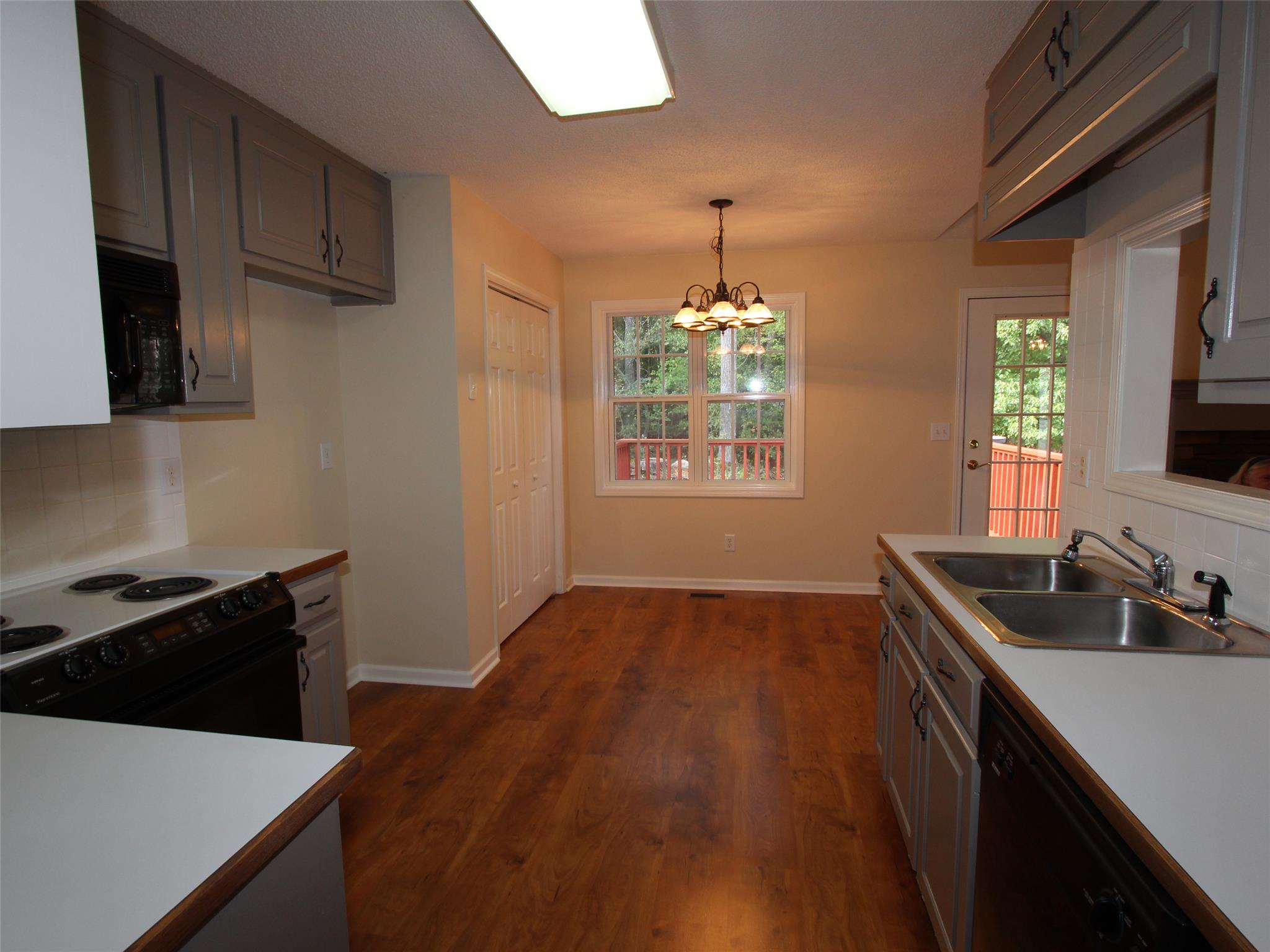 150 Castle Hl, Tyrone, GA 30290 photo 7
