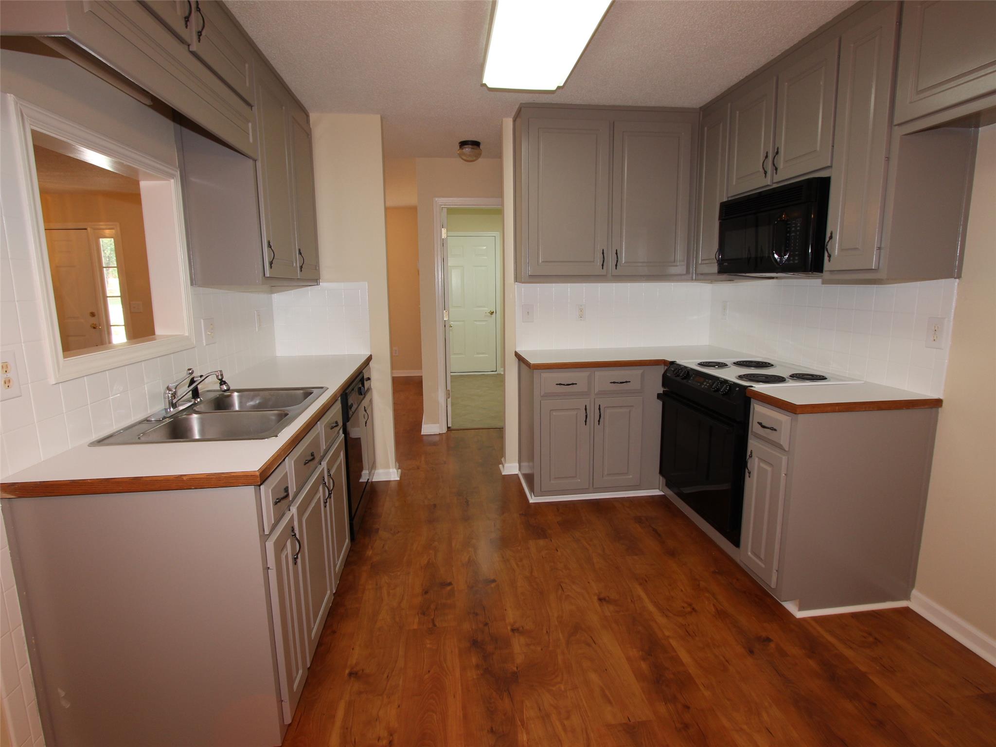 150 Castle Hl, Tyrone, GA 30290 photo 4