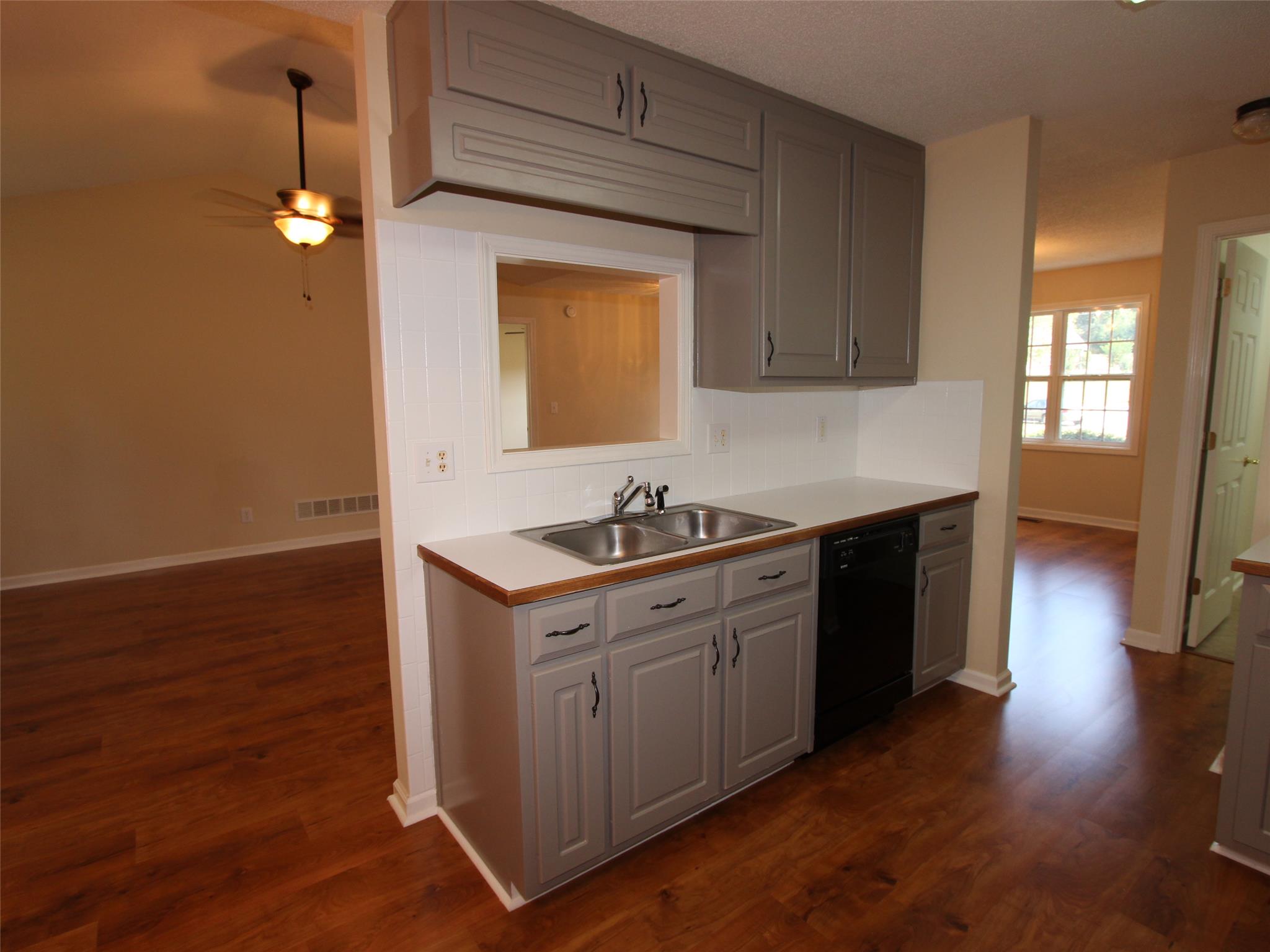 150 Castle Hl, Tyrone, GA 30290 photo 6