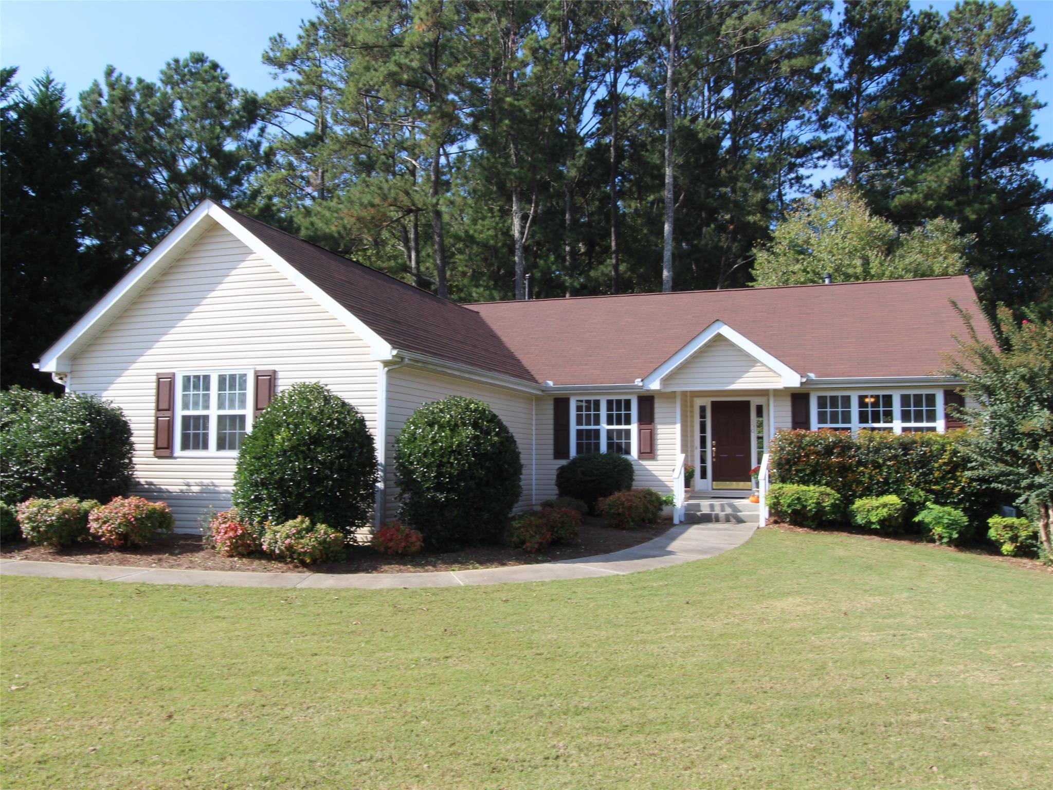 150 Castle Hl, Tyrone, GA 30290 photo 1