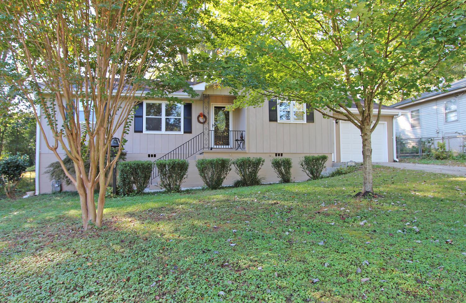 2297 Wallace Dr, Chamblee, GA 30341 photo 1