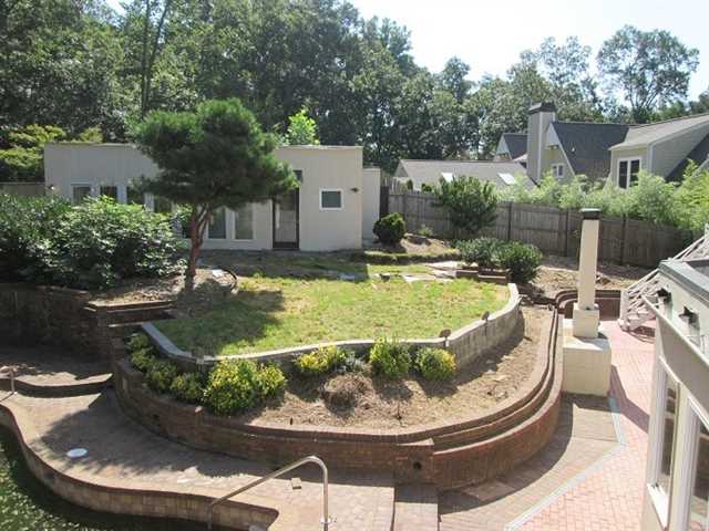 545 Elden Dr NE, Atlanta, GA 30342 photo 2