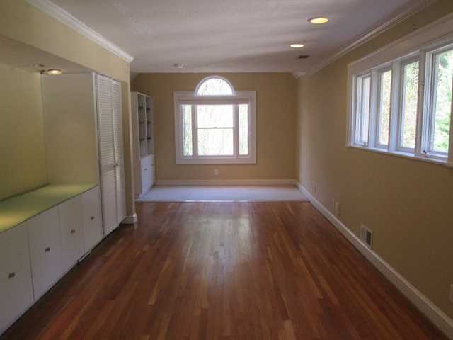 545 Elden Dr NE, Atlanta, GA 30342 photo 9