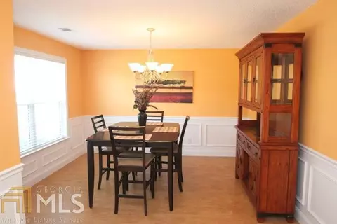208 Covington Cv, Byron, GA 31008 photo 3