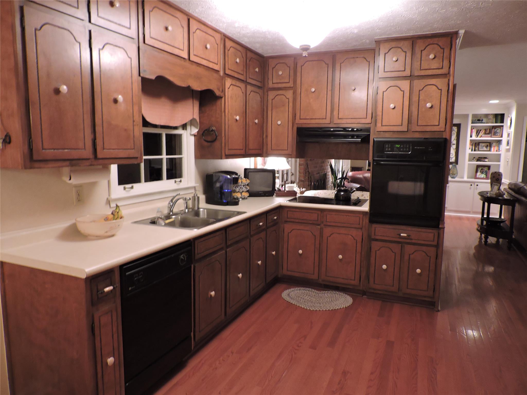1731 Eldonlas Ct, Stone Mountain, GA 30087 photo 9