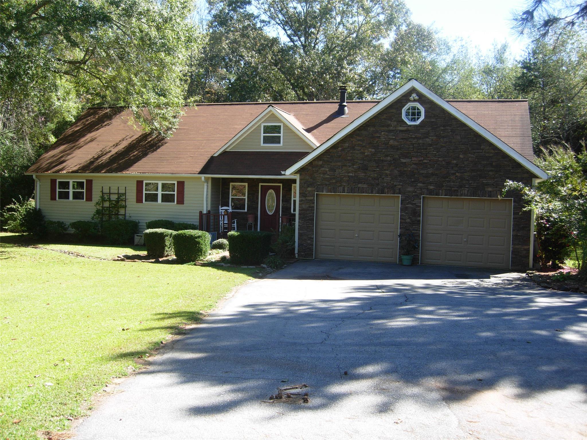 364 Currahee Pt, Toccoa, GA 30577 photo 1