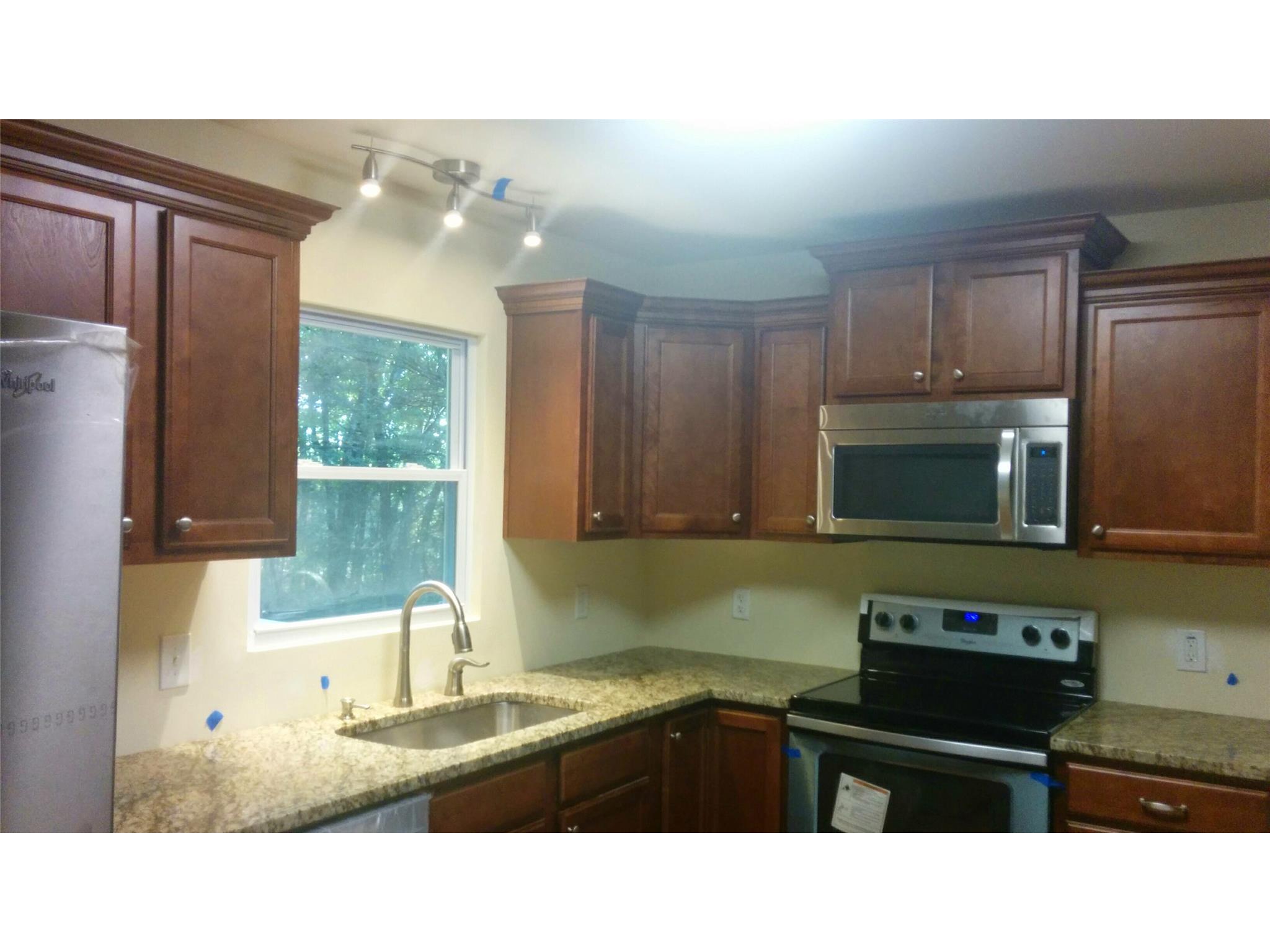 2747 King Arthur Ct, Buford, GA 30519 photo 4