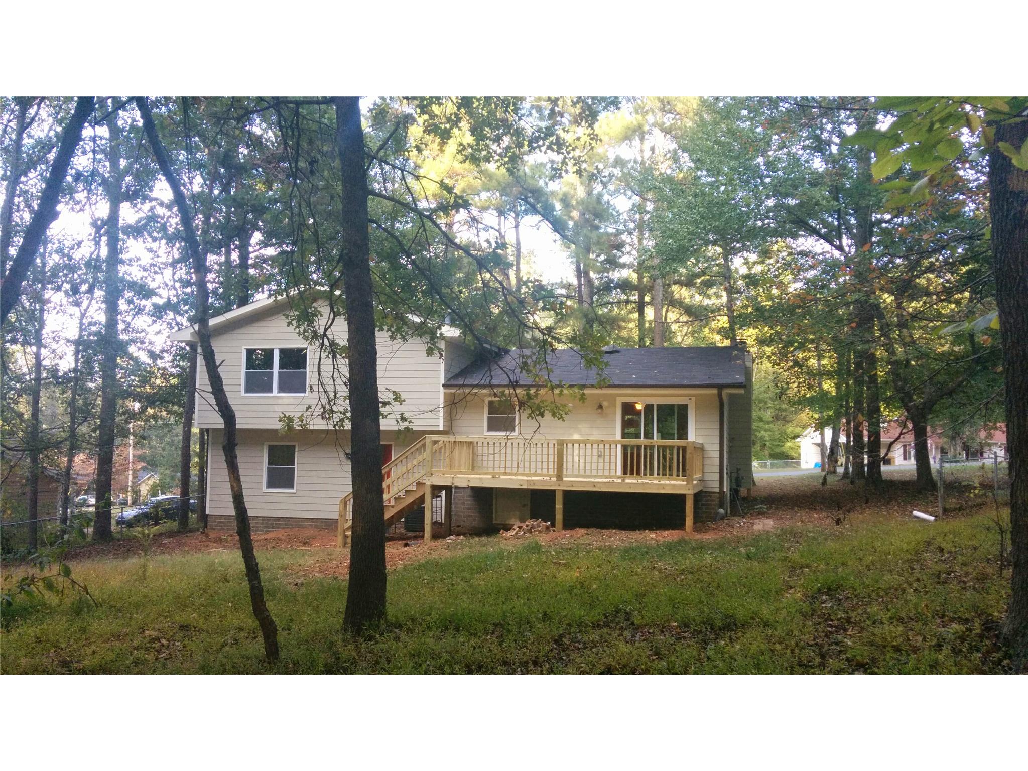 2747 King Arthur Ct, Buford, GA 30519 photo 1