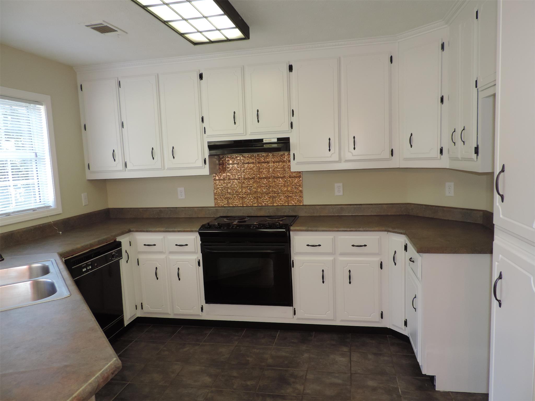 1934 Atha Woods Dr, Monroe, GA 30655 photo 9