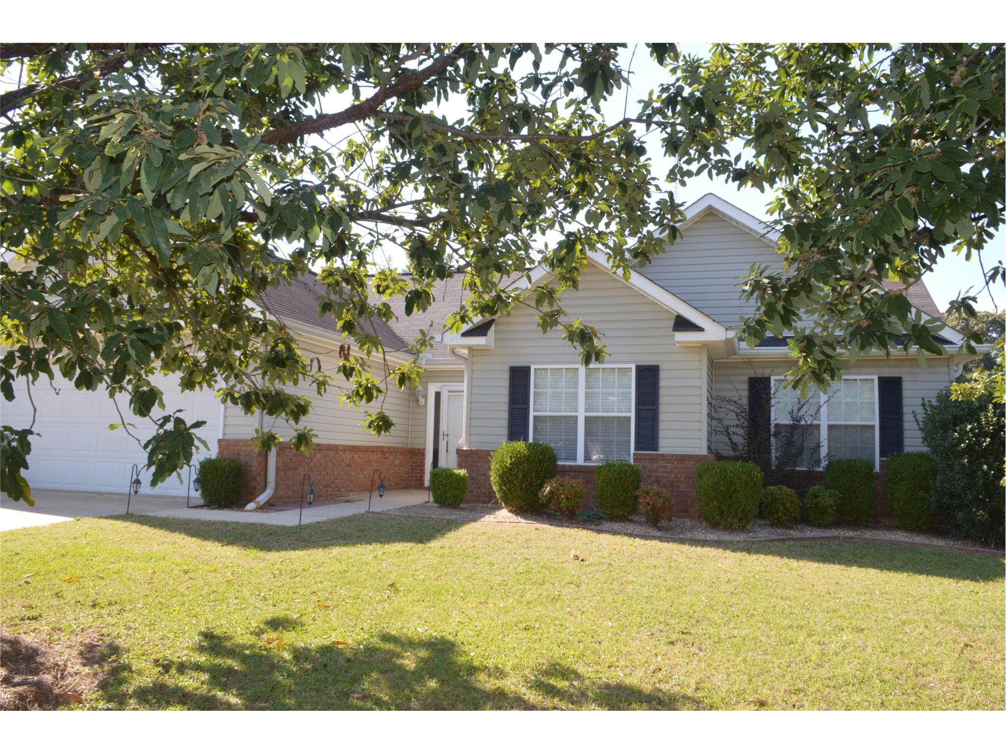 107 Springfield Ln, Warner Robins, GA 31088 photo 2