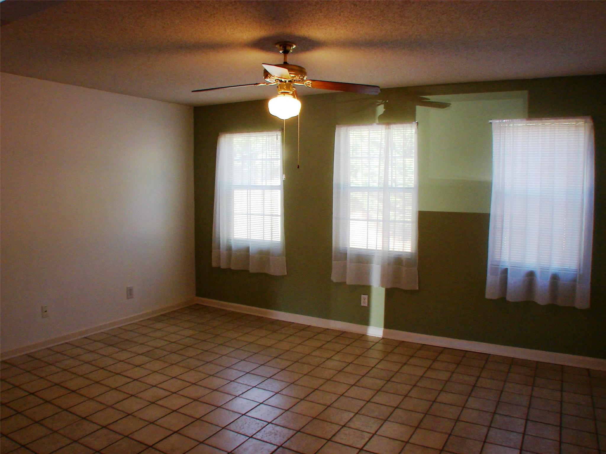 4135 Stillwater Dr, Duluth, GA 30096 photo 4