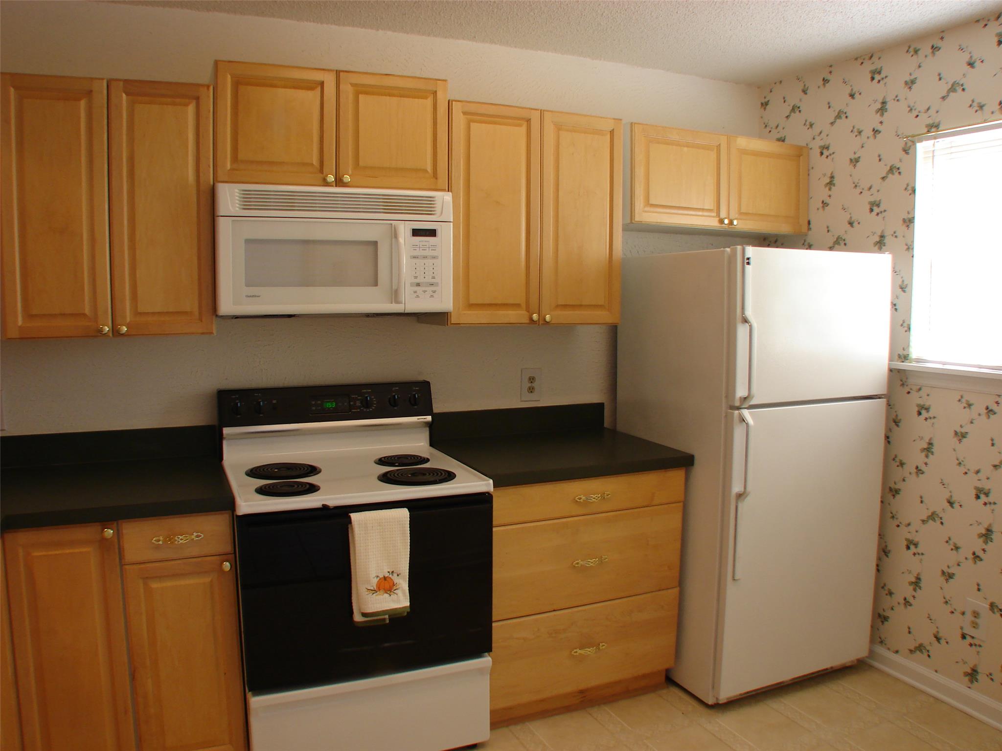 4135 Stillwater Dr, Duluth, GA 30096 photo 2