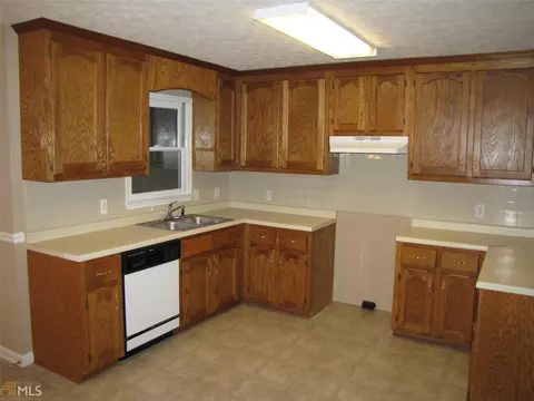 844 Lodgeview Dr, Bethlehem, GA 30620 photo 9
