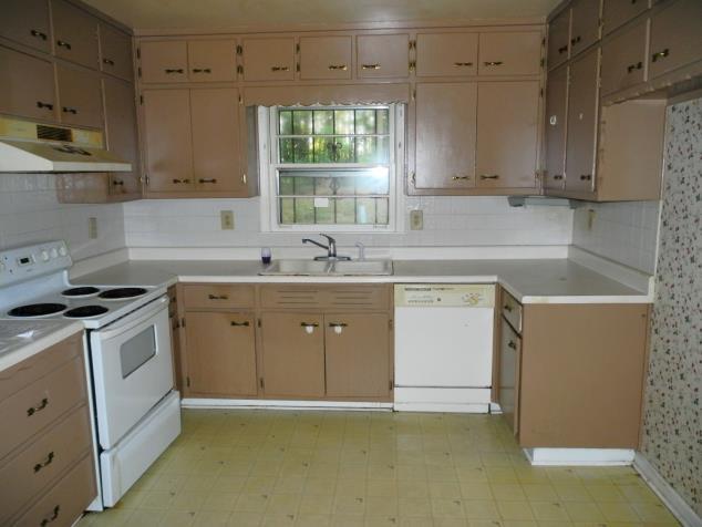 1465 Hammack Dr, Morrow, GA 30260 photo 3