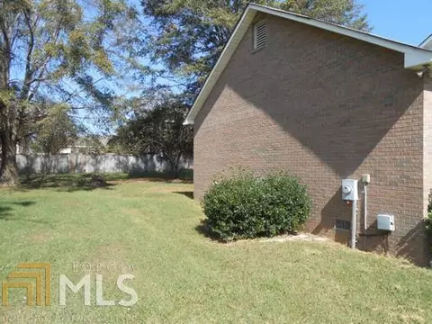 100 Ashton Dr, Warner Robins, GA 31093 photo 3