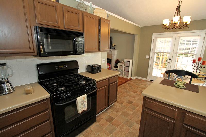 3900 Riversong Dr, Suwanee, GA 30024 photo 10
