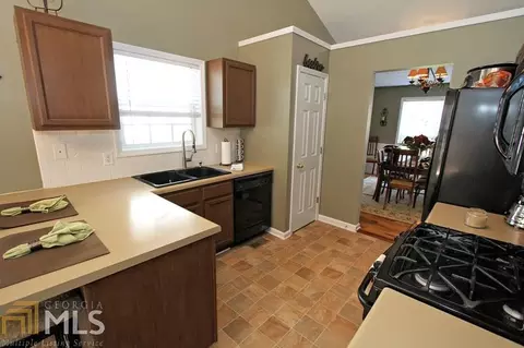 3900 Riversong Dr, Suwanee, GA 30024 photo 11