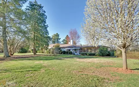 257 Chenocetah, Cornelia, GA 30531 photo 2