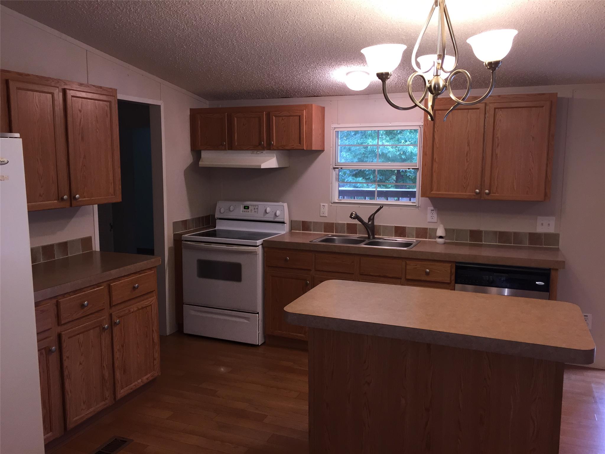 298 Hunt Rd, Lagrange, GA 30241 photo 7