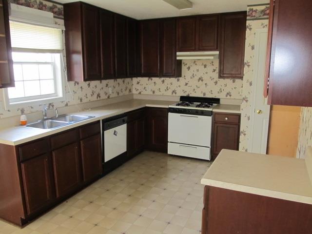 450 Brookstone Dr, Lagrange, GA 30241 photo 3