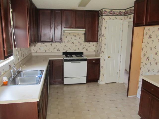 450 Brookstone Dr, Lagrange, GA 30241 photo 4