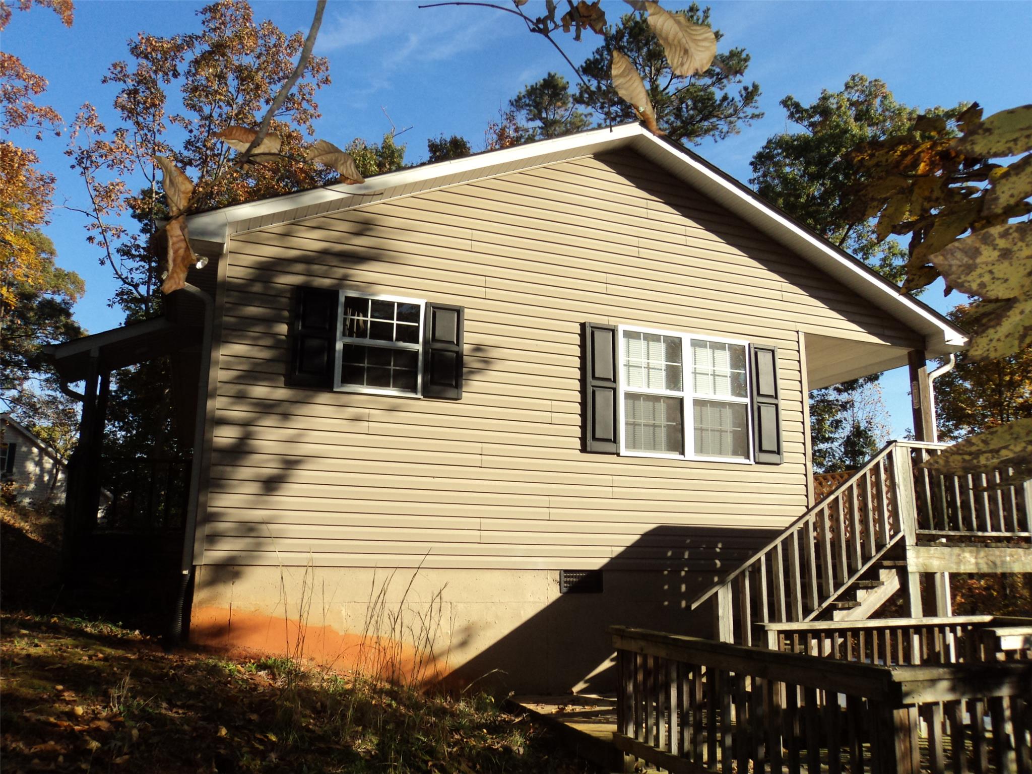 107 Stapleton Dr, Clarkesville, GA 30523 photo 2