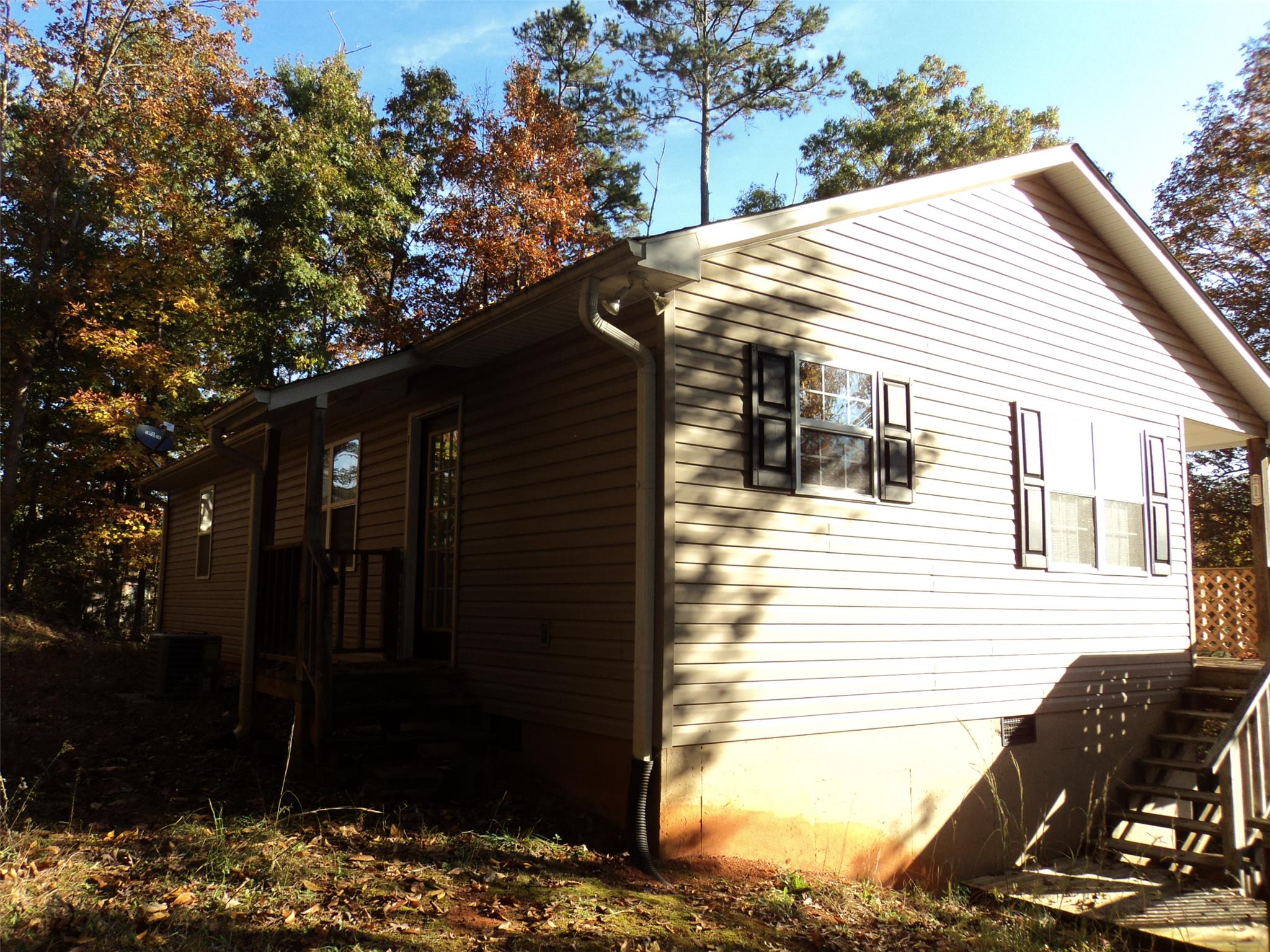 107 Stapleton Dr, Clarkesville, GA 30523 photo 5