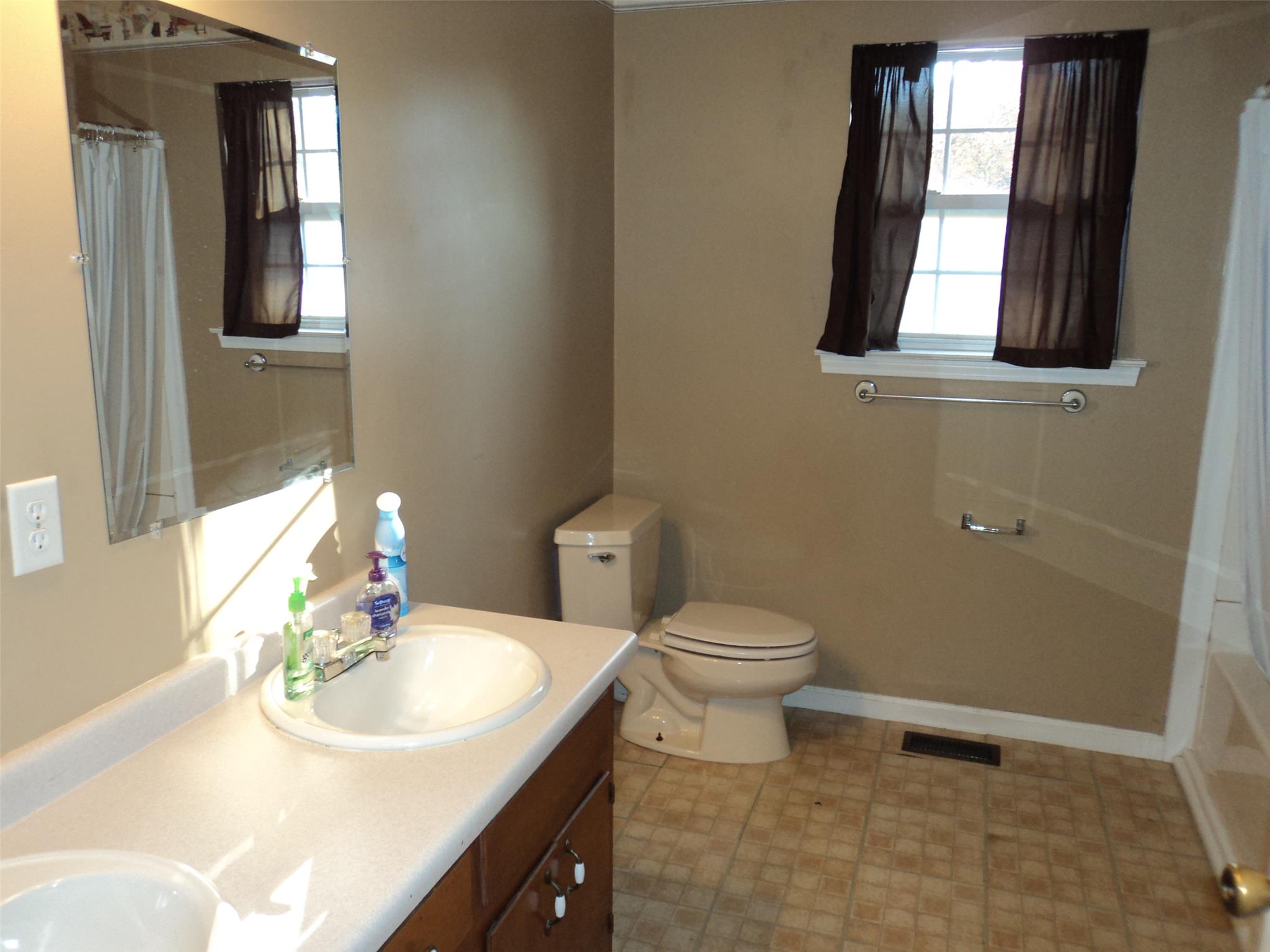 107 Stapleton Dr, Clarkesville, GA 30523 photo 8