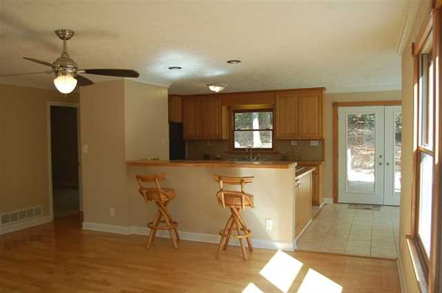 724 Ridgewood Dr, Pendergrass, GA 30567 photo 5