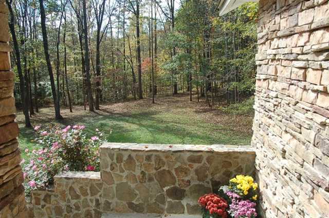 724 Ridgewood Dr, Pendergrass, GA 30567 photo 2
