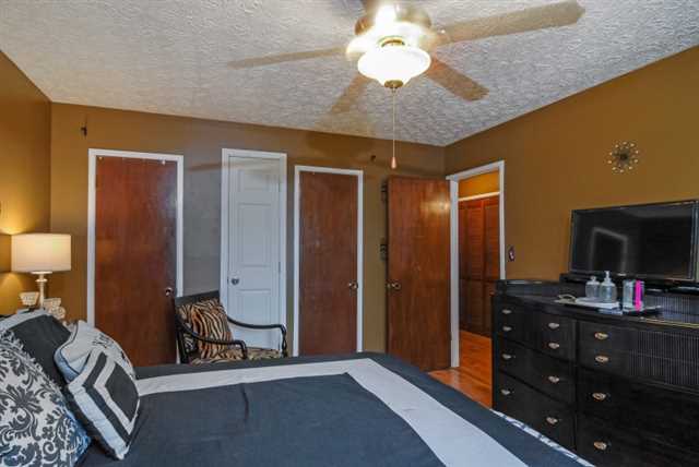 6045 Amberly Rd, Rex, GA 30273 photo 10