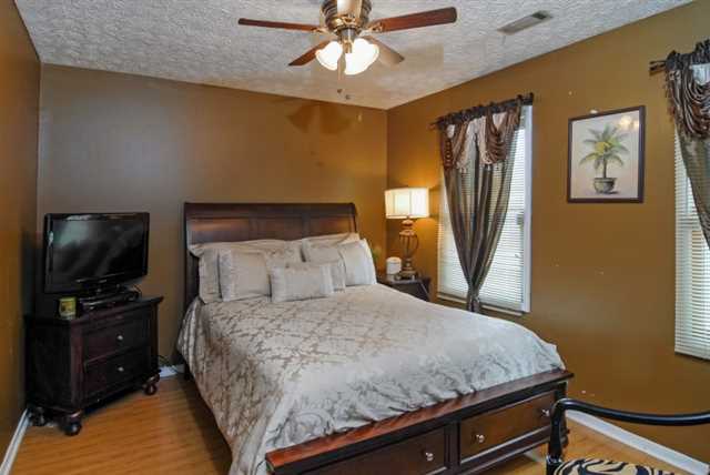 6045 Amberly Rd, Rex, GA 30273 photo 12