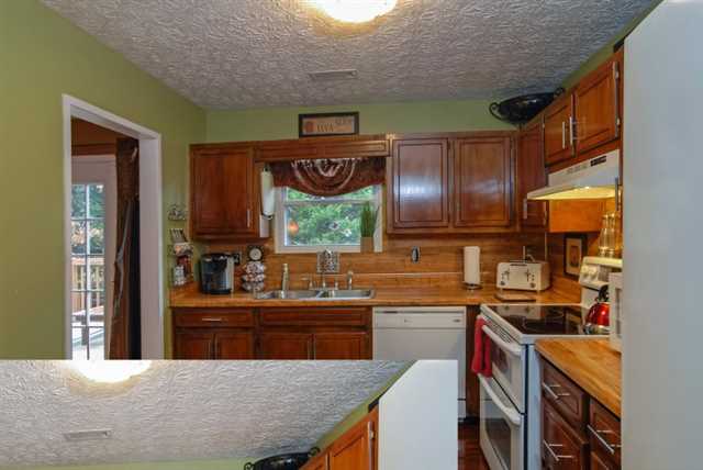 6045 Amberly Rd, Rex, GA 30273 photo 8