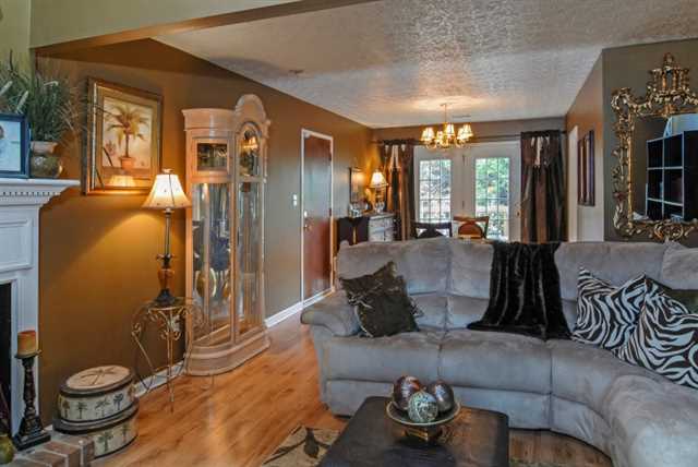 6045 Amberly Rd, Rex, GA 30273 photo 4