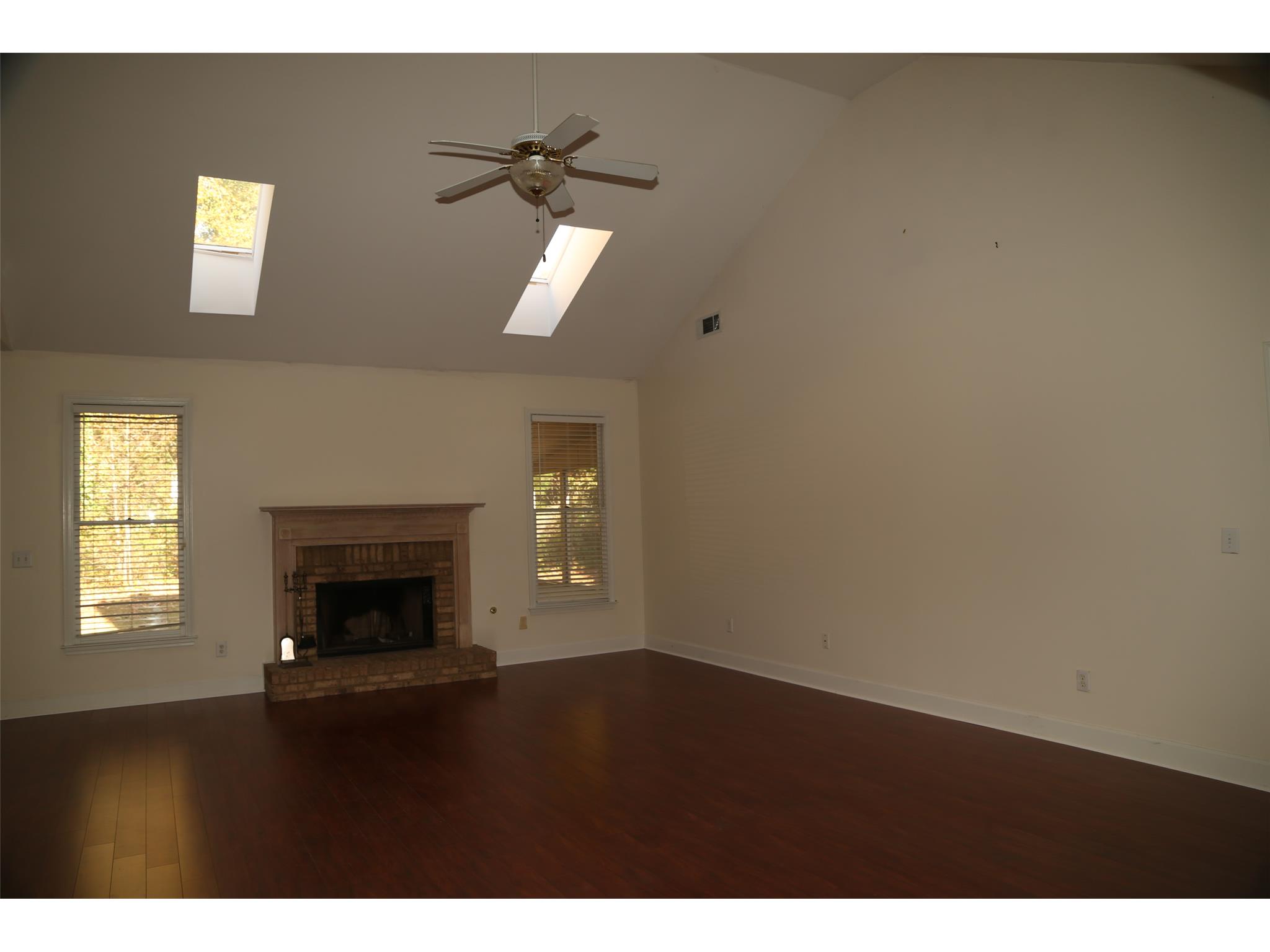 3077 Oaktree Ln, Duluth, GA 30096 photo 2