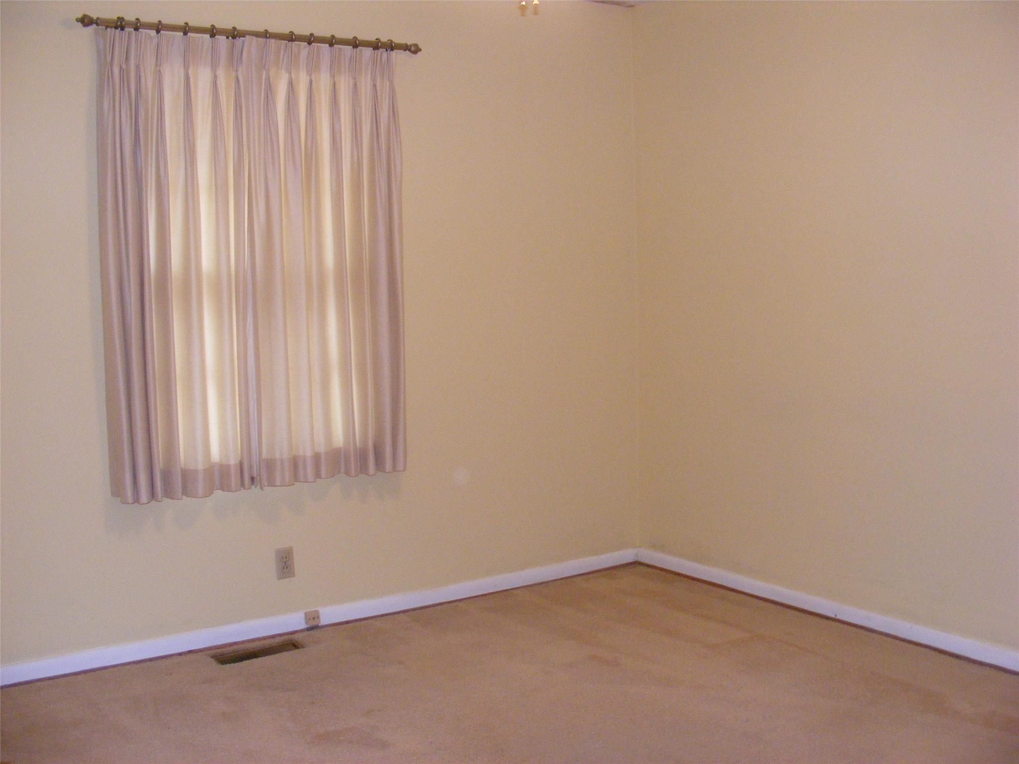 128 Pine Cir, Winder, GA 30680 photo 14