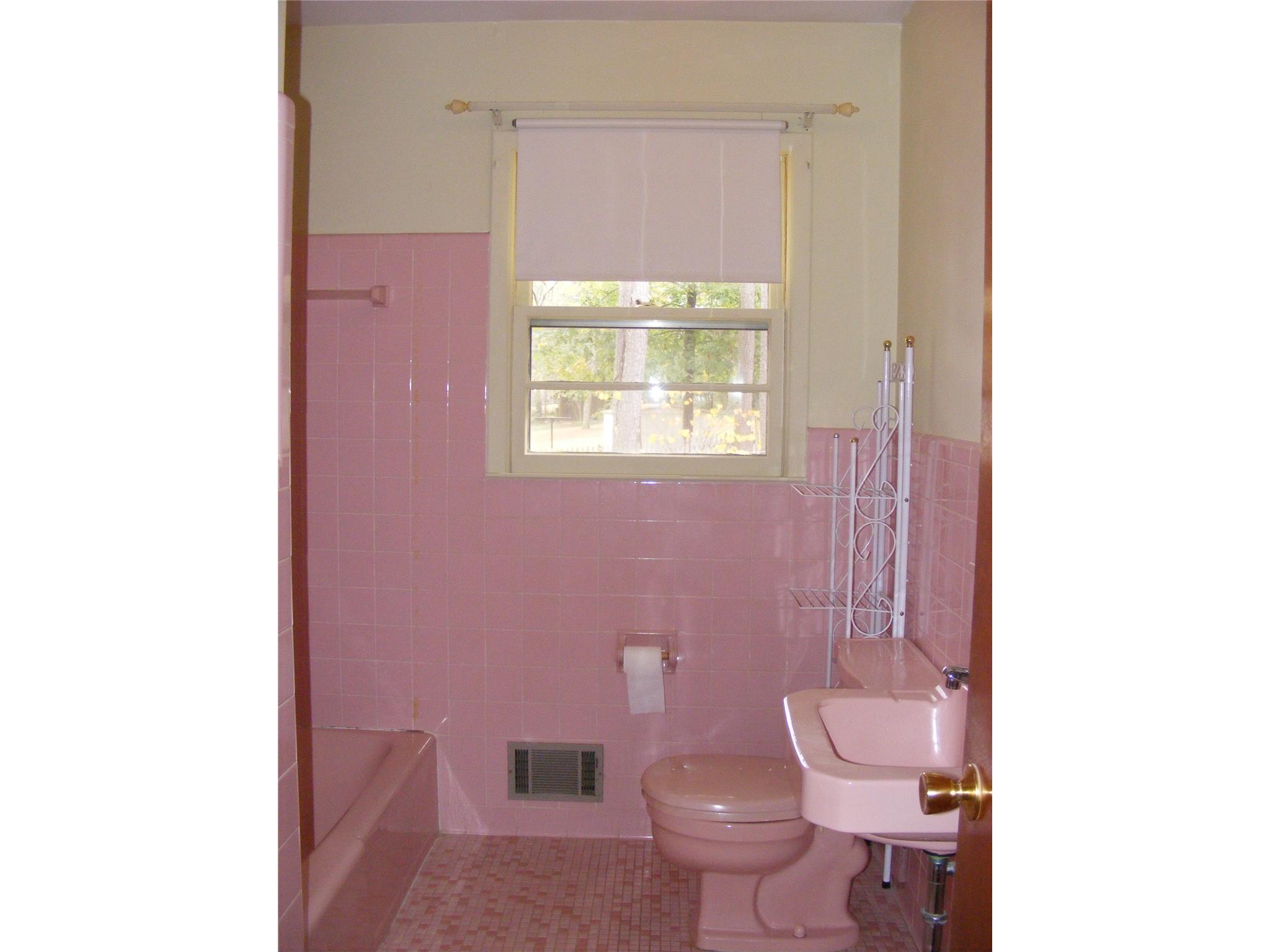 128 Pine Cir, Winder, GA 30680 photo 19