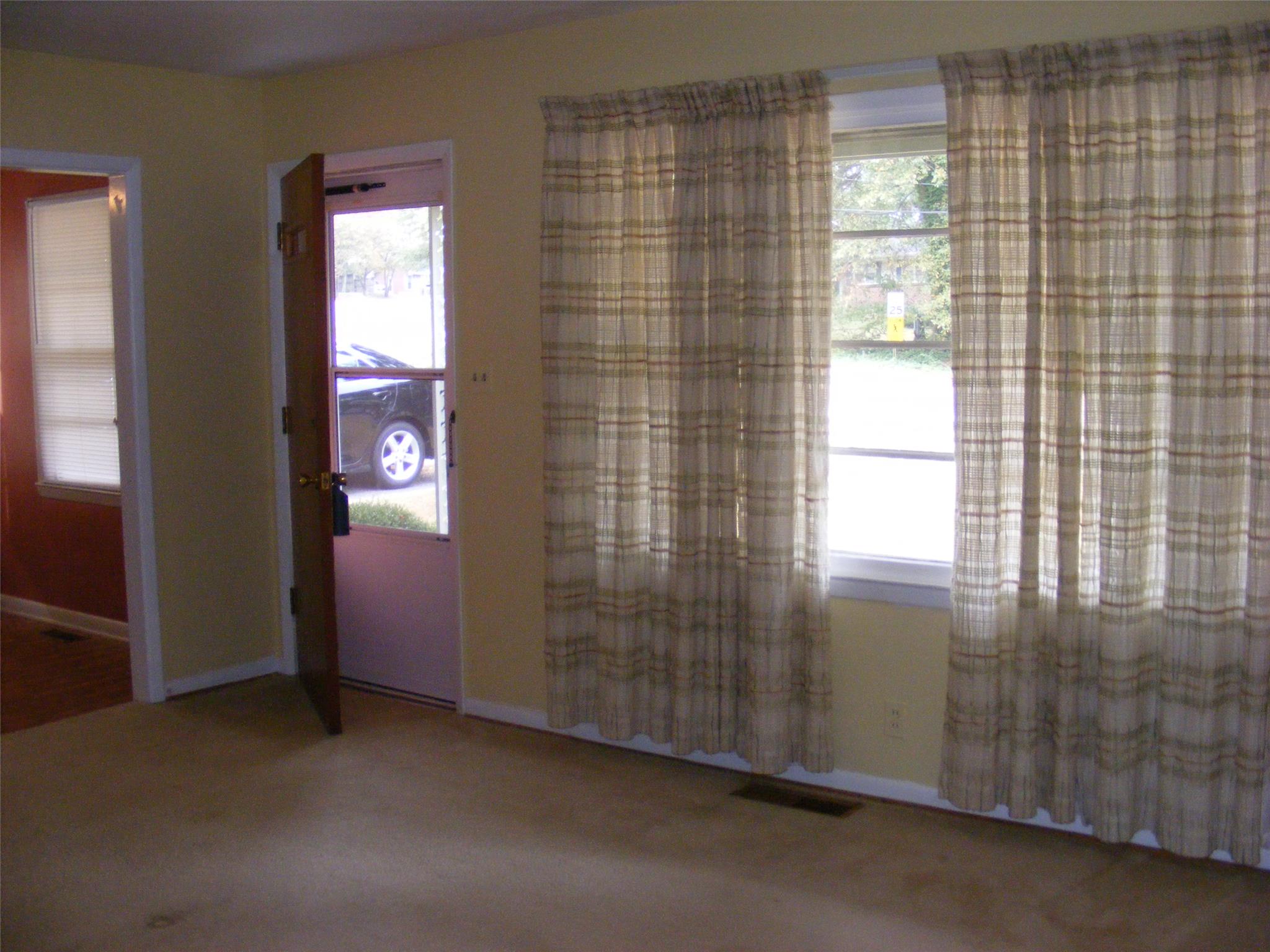 128 Pine Cir, Winder, GA 30680 photo 13