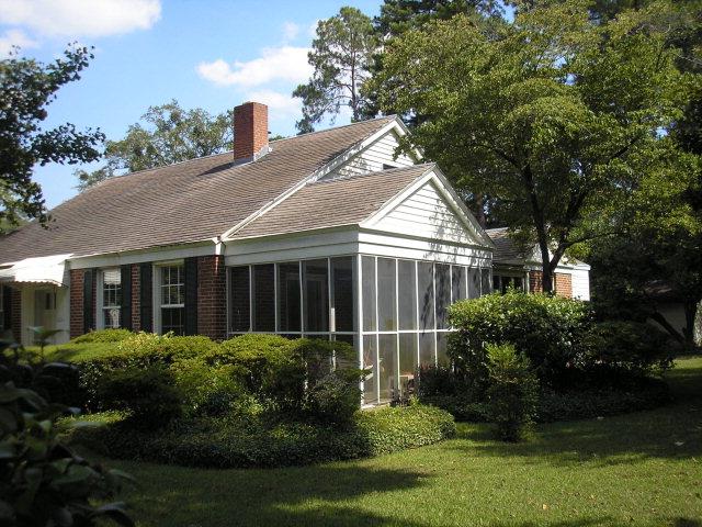 1304 Bellevue Ave, Dublin, GA 31021 photo 4