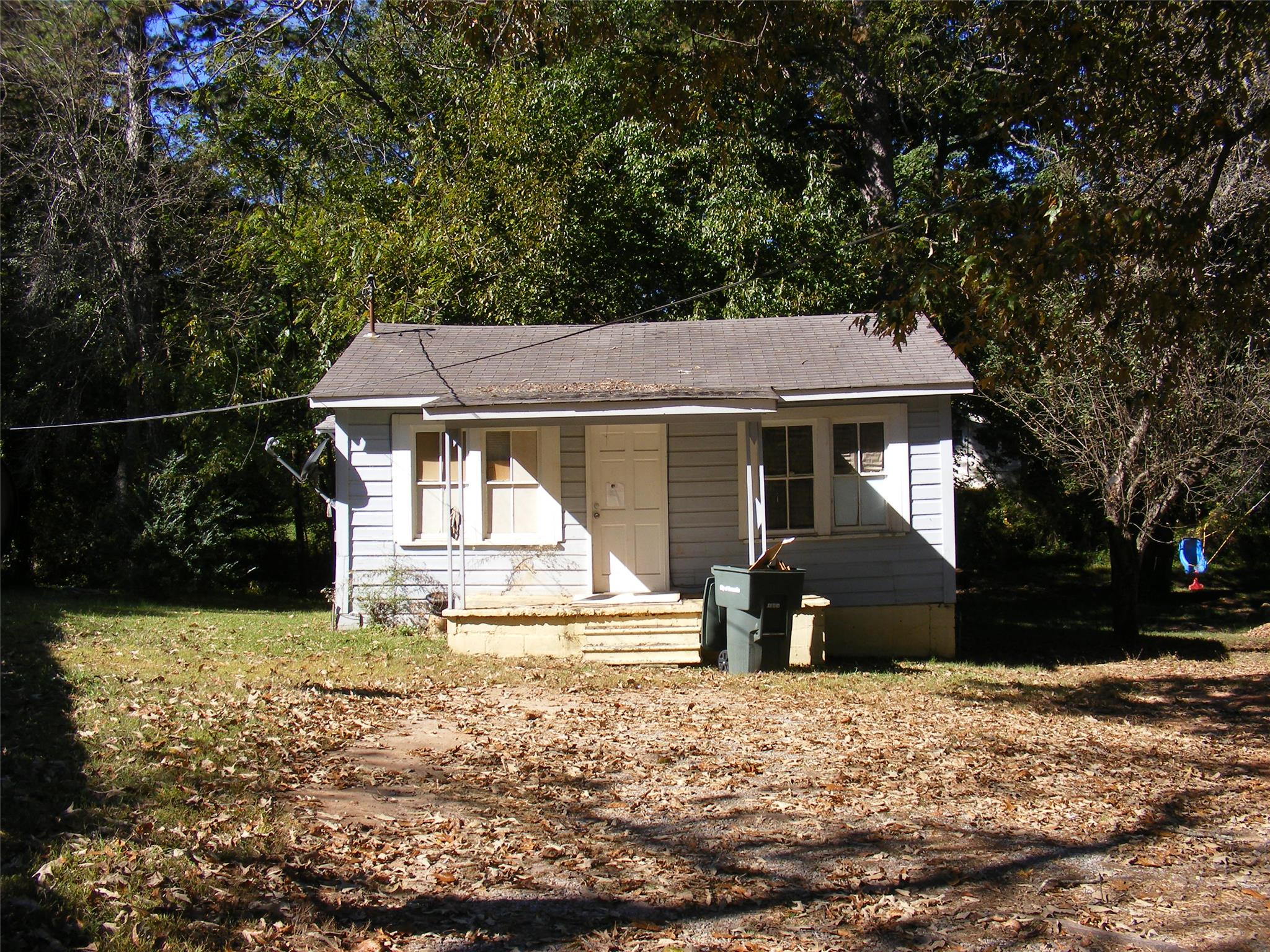 149 Slayton St, Cornelia, GA 30531 photo 2